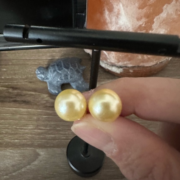 Authentic South Sea Pearl Champagne Color with 14k stud settings - Picture 4 of 5